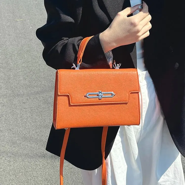 

Ultra-Stylish Vintage Messenger Bag Women Elegant Crossbody Handbag Textured Leather Purse Minimalist Large Capacity Tote
