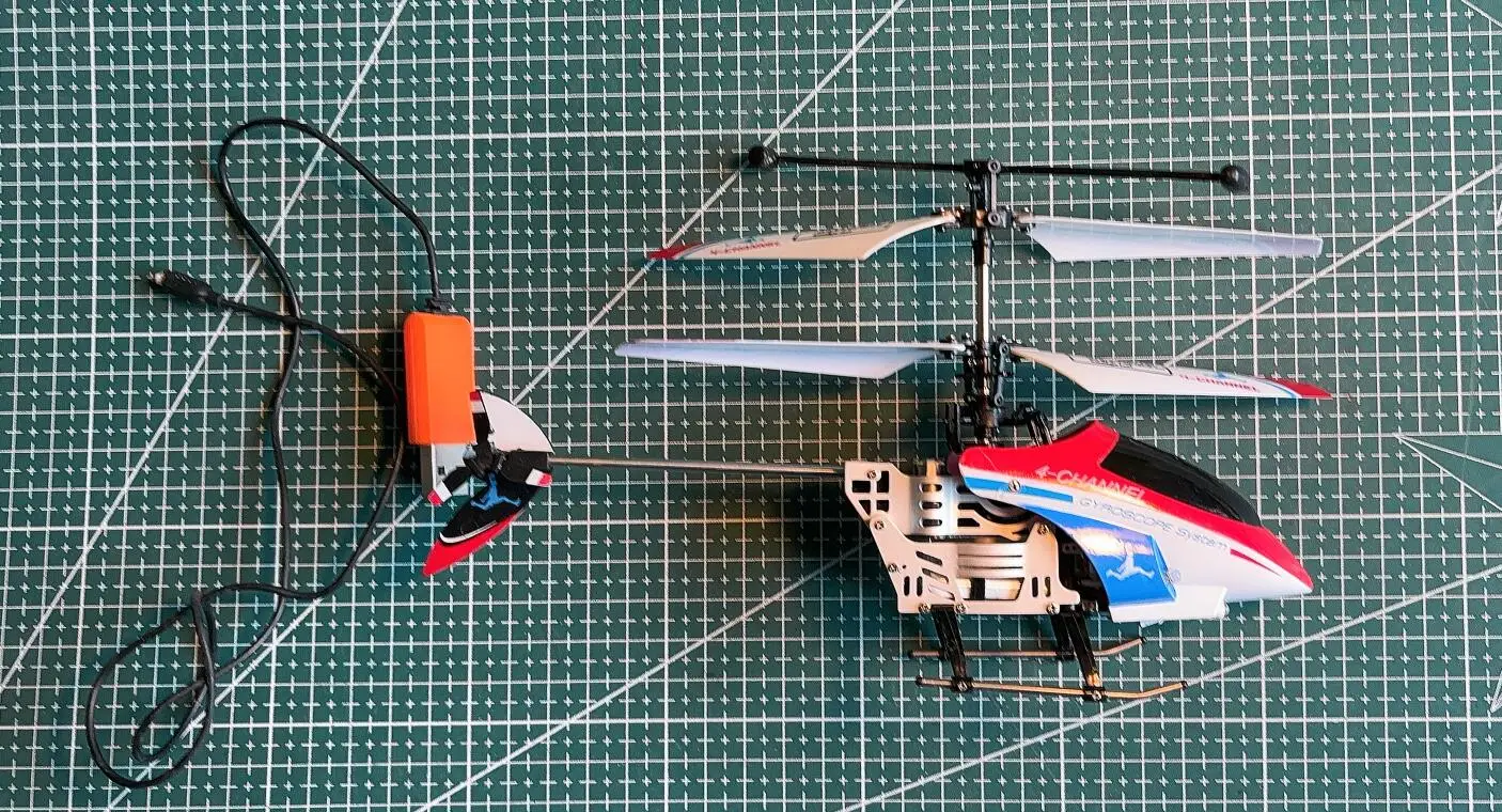 4CH 1/64 mini Metal Gyro RC Helicopter 8853, Built-in Gyroscope Stable Flight, Remote Control plane Toy heli without transmitter