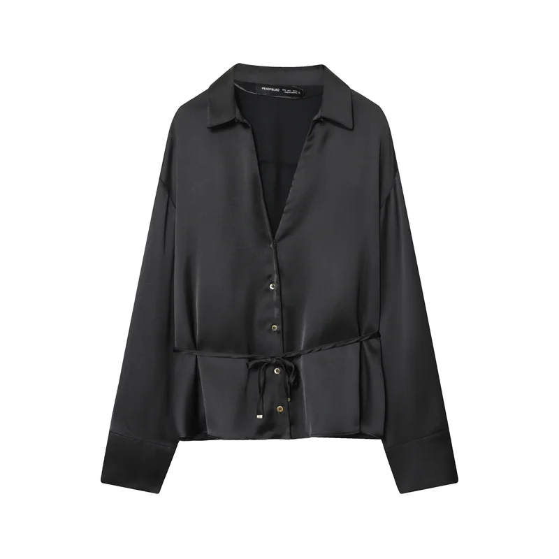 

Новая атласная женская рубашка с воротником-лацканом, завязкой на талии в сочетании с тонким поясом и свободным коммуникационным кроем.