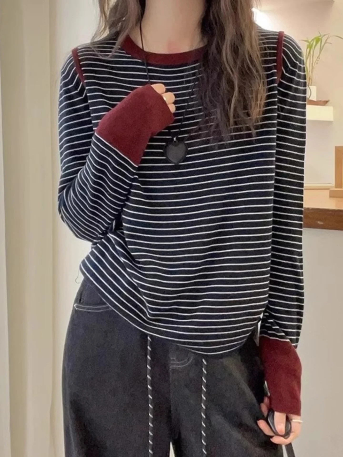 

Autumn 2025 Women's Loose Fit Long Sve Knitwear round Ne Color Blo Camere Casual Versatile Base Layer irt