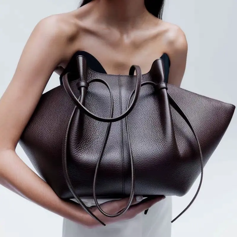 2026 Niche New Bag Premium Single Shoulder Package Large Capacity Underarm Portable Tote Fashion Women's Bags Commuter Pack