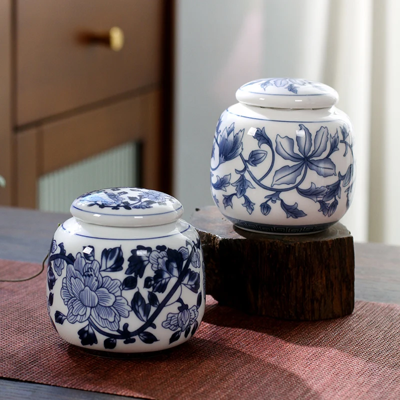 Portable Mini Ceramic Tea Jar with Lid Sealed Moisture-proof Candy Jar Blue and White Porcelain Travel Tea Set Storage Box Gift