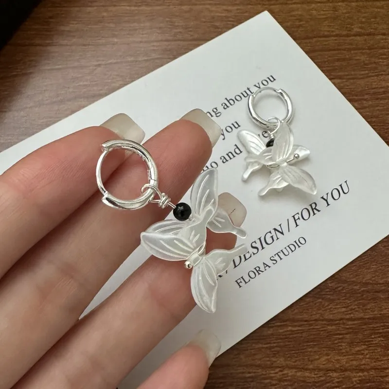 

S925 Sterling Silver Korean-Style White Shell Butterfly Design Earrings