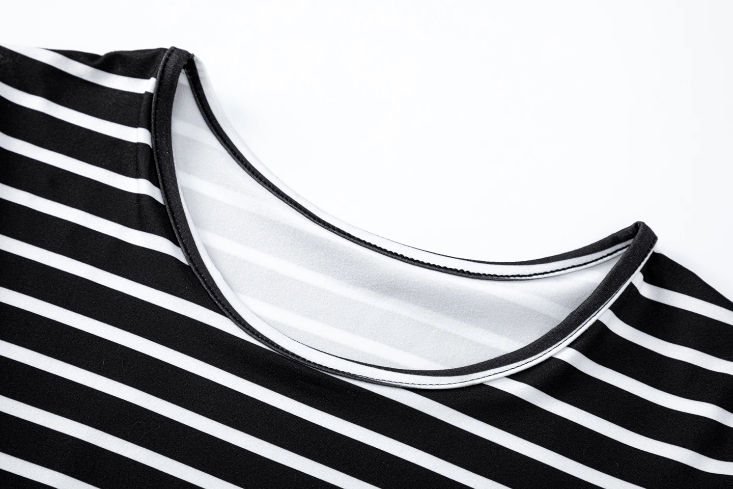 2026 Neues Europäisches und Amerikanisches Damenkleid mit Rundhalsausschnitt, Streifenmuster, Kurzen Ärmeln, Schlankmachendem Effekt und Seitenschlitz – Detail 21