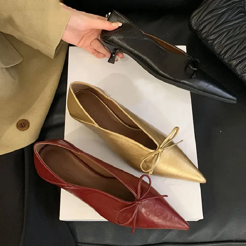 Nuovo designer punta a punta décolleté con tacco basso per le donne Bowknot scarpe eleganti in morbida pelle poco profonde scarpe mocassini comfort di marca di lusso