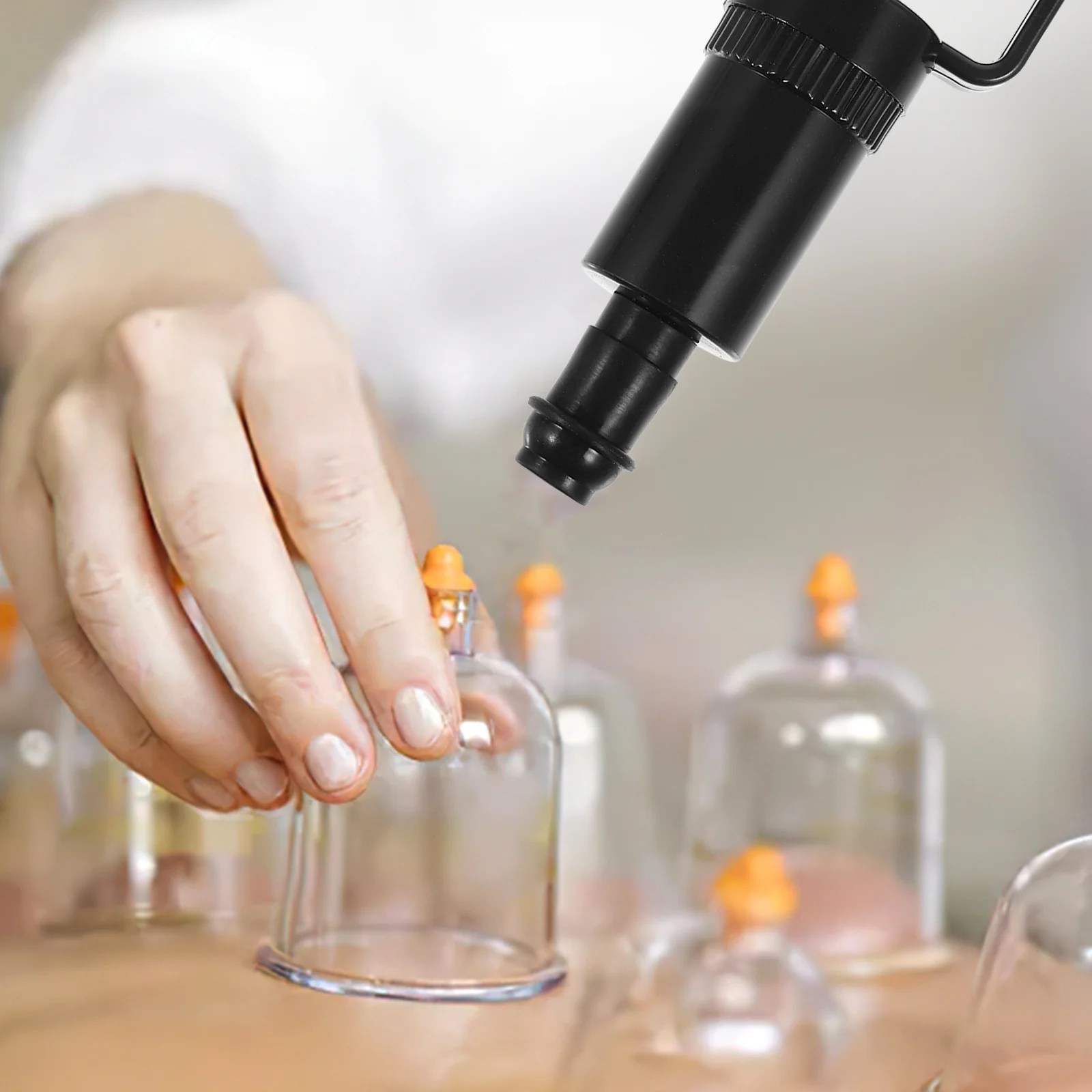 Manual Cupping Hand Pump ABS Material Lightweight Vacuum Pump Tool for Muscle Soreness Relief and Circulation Promotion