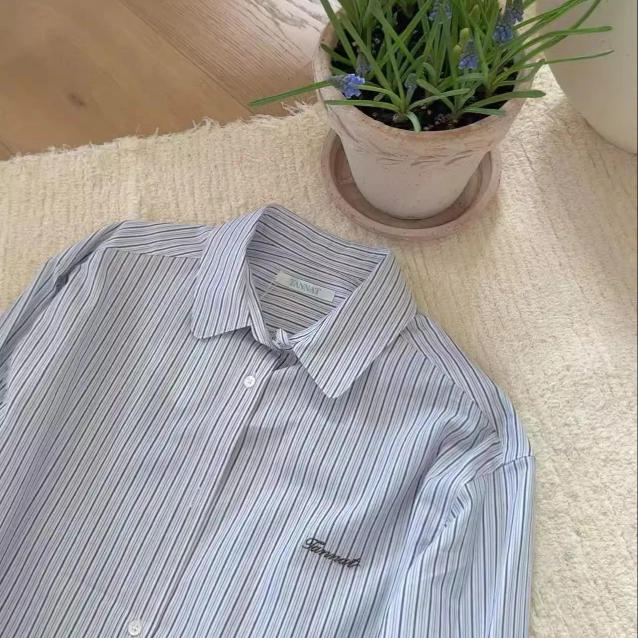 

Loose Fit Tannat Shirt Collar Vertical Striped Embroidered Letter Women's Shirt Dongda Gate Blue Present Casual Cotton Shirt