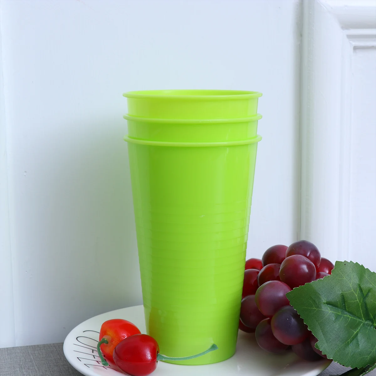 

12pcs Plastic Drinking Cups Reusable Holiday Party Tableware Beverage Juice Cups Party Supplies (Green)