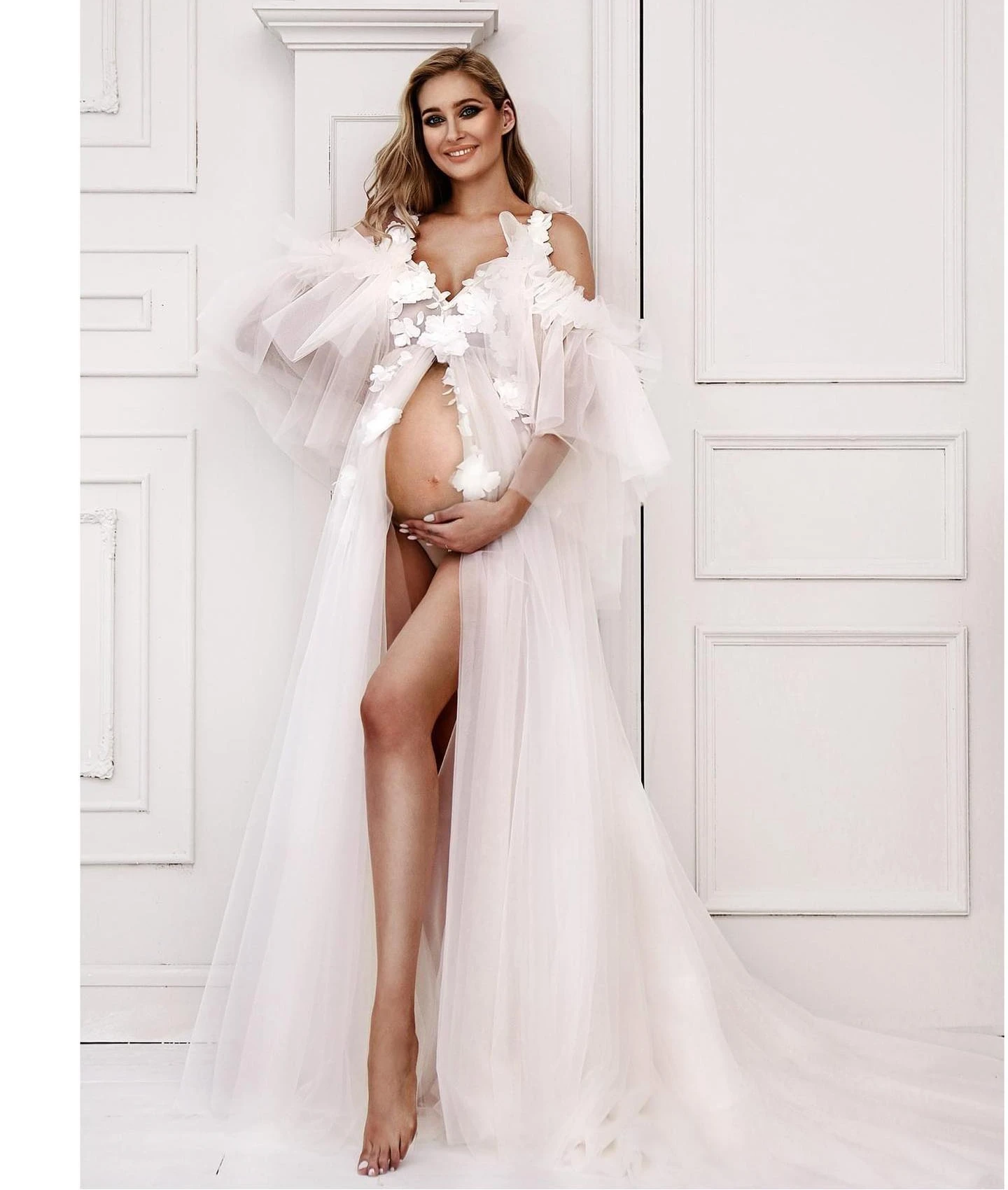 

Sexy White Maternity Robes for Photo Shoot A Line Floral Appliqued Pregnant Women Dresses Charming Front Split Baby Shower Gowns