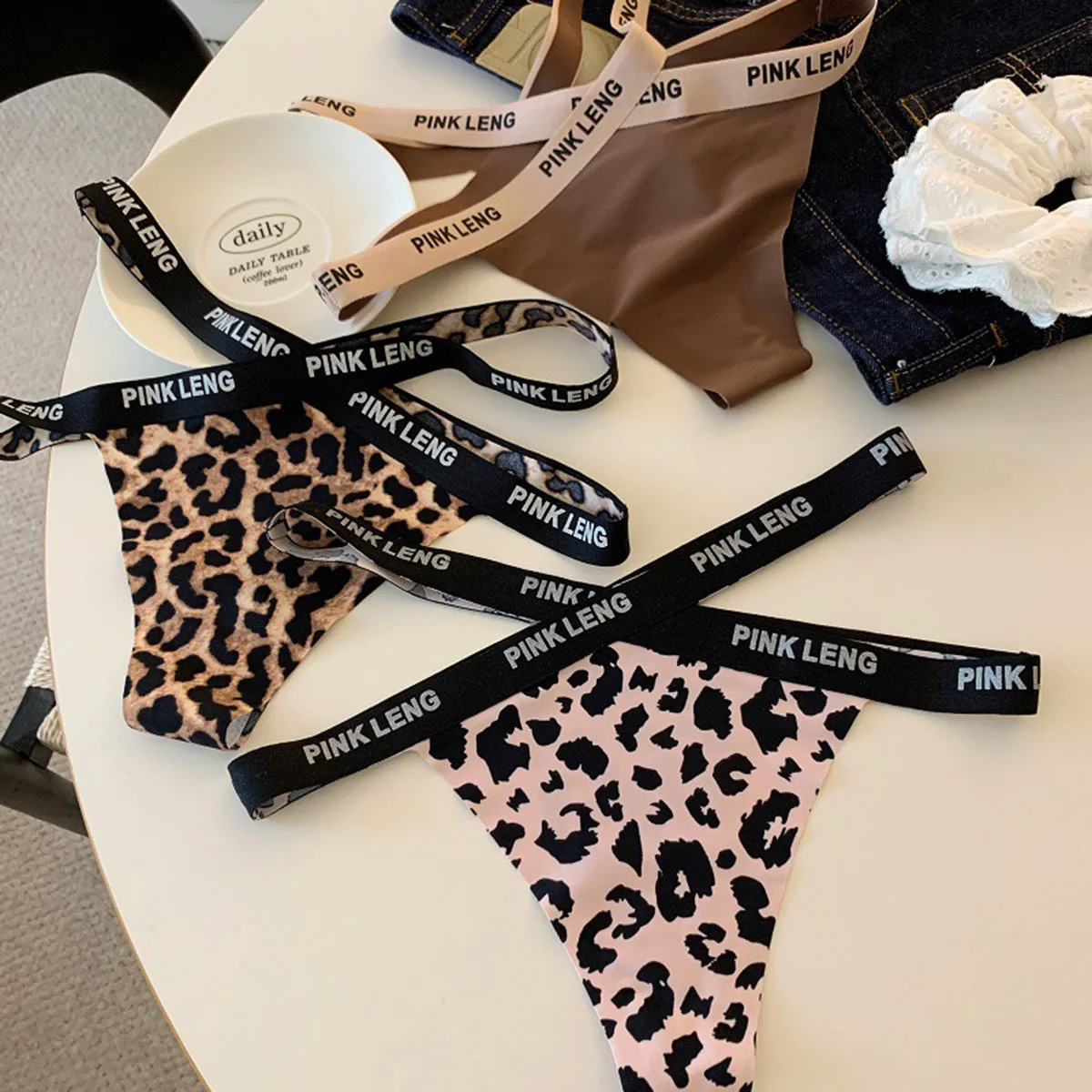 Sexy Ice Silk Panties Women Low-Rise Leopard-Print Seamless Thong Women Underwear Quick-Drying Breathable Briefs Sexy Lingerie