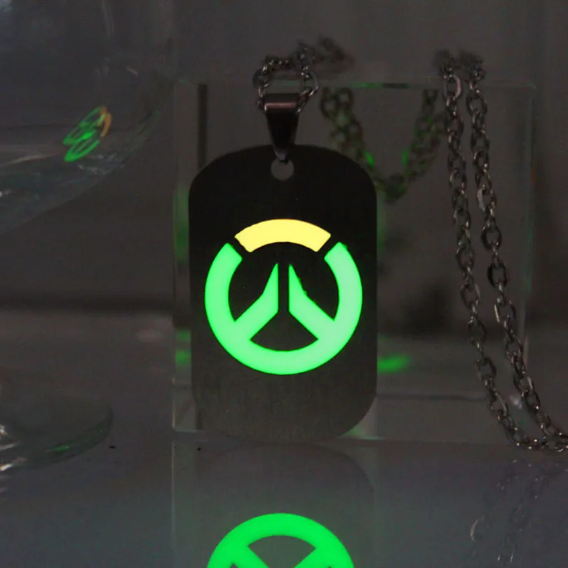 Overwatch سلاسل المفاتيح المعلقات الأزياء والمجوهرات يتوهج في الظلام تاليسمان الهدايا