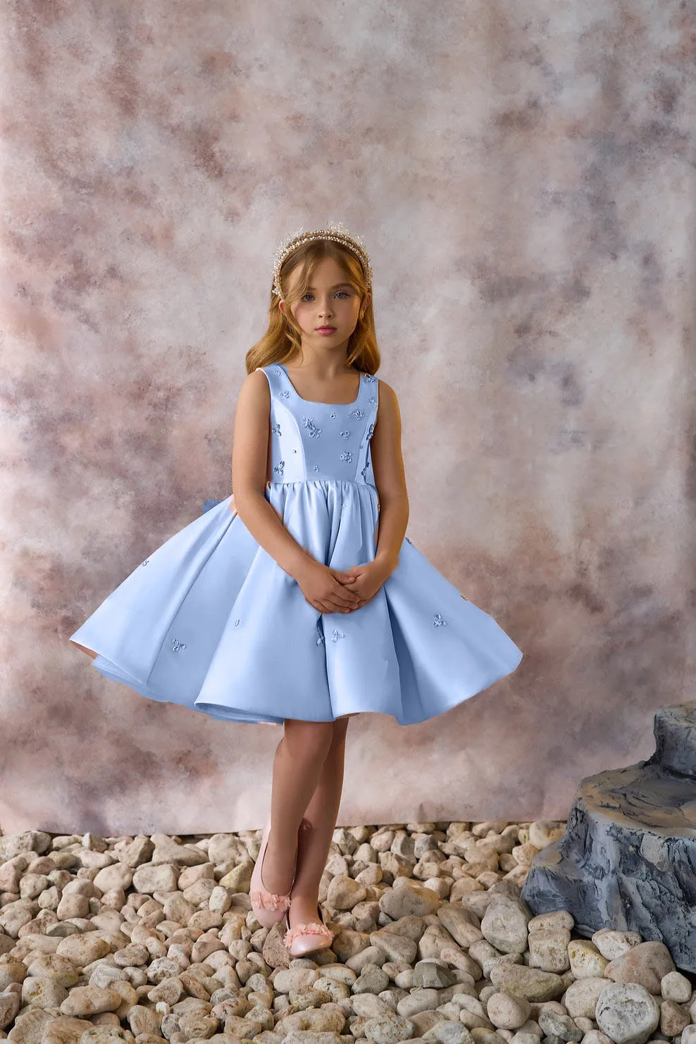 Vestido de niña de flores de satén azul cielo brillante para boda, apliques de tul con diamantes, vestido de primera comunión para fiesta de cumpleaños hasta la rodilla hinchado