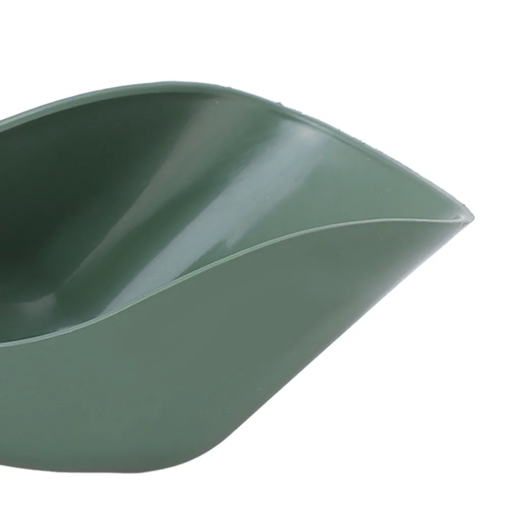 PP Fishing Bait Scoop Floatable Lightweight Baiting Throwing Spoon Green Ergonomic Handle Fishing Lure Scoop Particle Feeding
