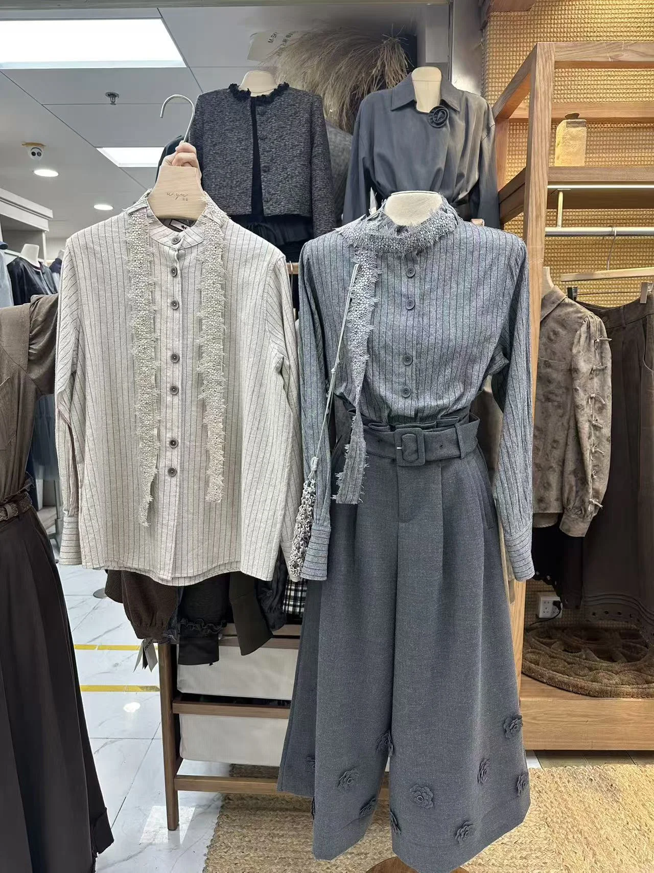 

Original Design UYu Fish 2025 Autumn Lace Trim Detachable Women's Shirt Collar Tie French Style Loose Fit Long Sleeve Daily Wear