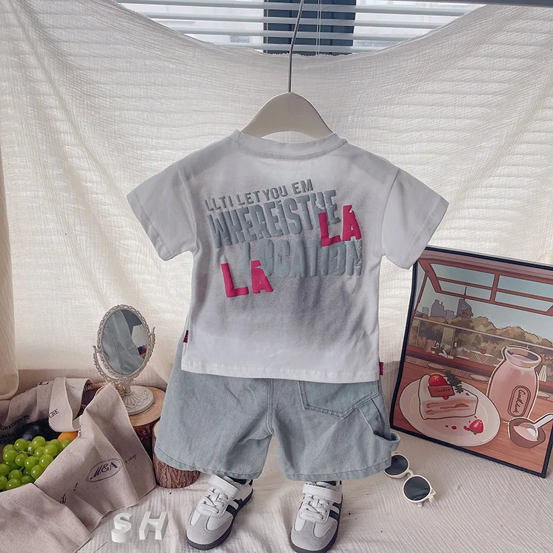 ملابس الأطفال 2026 ملابس الصيف بيبي بوي 6 إلى 9 أشهر إلكتروني طباعة قصيرة الأكمام تي شيرت بلايز وسراويل قطعتين مجموعة