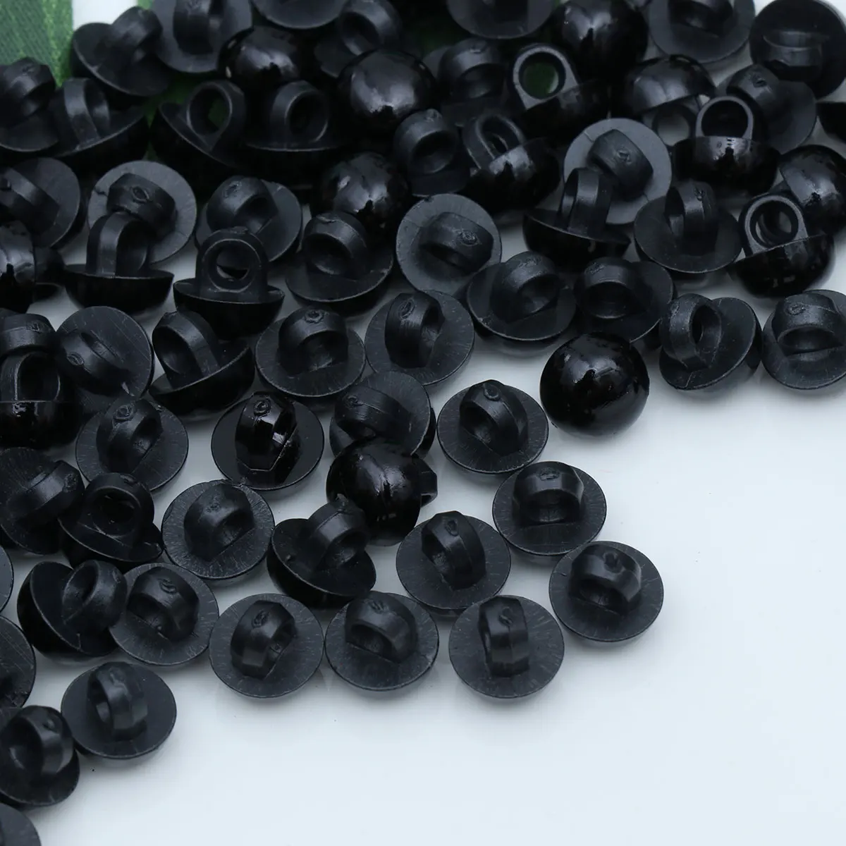 

100pcs Round Buttons Nose Buttons Round Eyes Sewing Beads Craft Decorations Resin Material Sturdy Quality