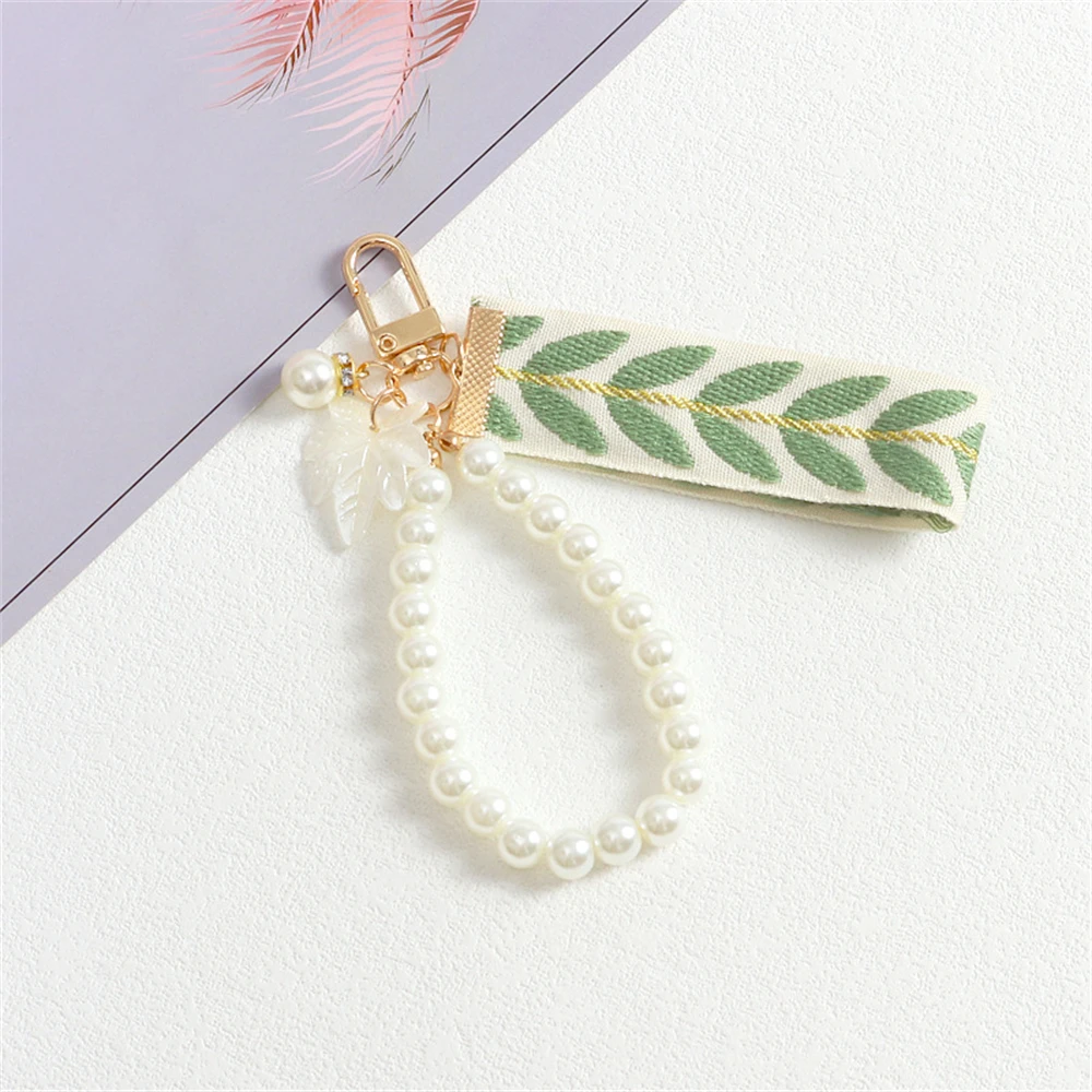 Cute Leaf Pattern Wristlet Strap Keychain Fashion Pearl Pendant With Keyrings For Women Keys Phones Wallets Holder Charms