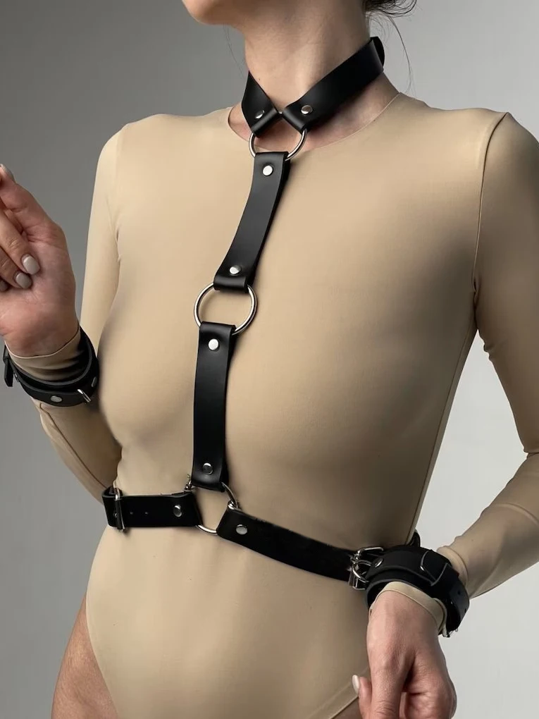 Women's Sexy Leather Harness Belt with Handcuffs Set Fetish Clothes Festival Club Wear Adjustable Body Belt and Body Accessory