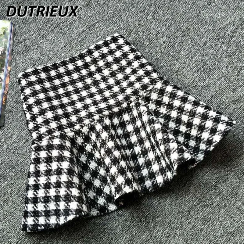 

2023 Autumn Winter Sweet Short Fishtail Sheath Skirt Women's High Waist Slimming Base Exposure-Proof Plaid Mini A-line Skirts