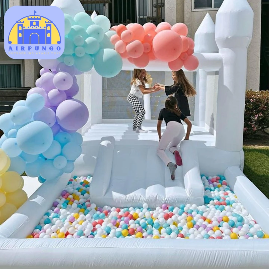 Kids 9x9x7ft Soft Play White Bounce House Met Glijbaan Ball Pit Party Maatwerk Opblaasbaar Mini Springkasteel Met Blower