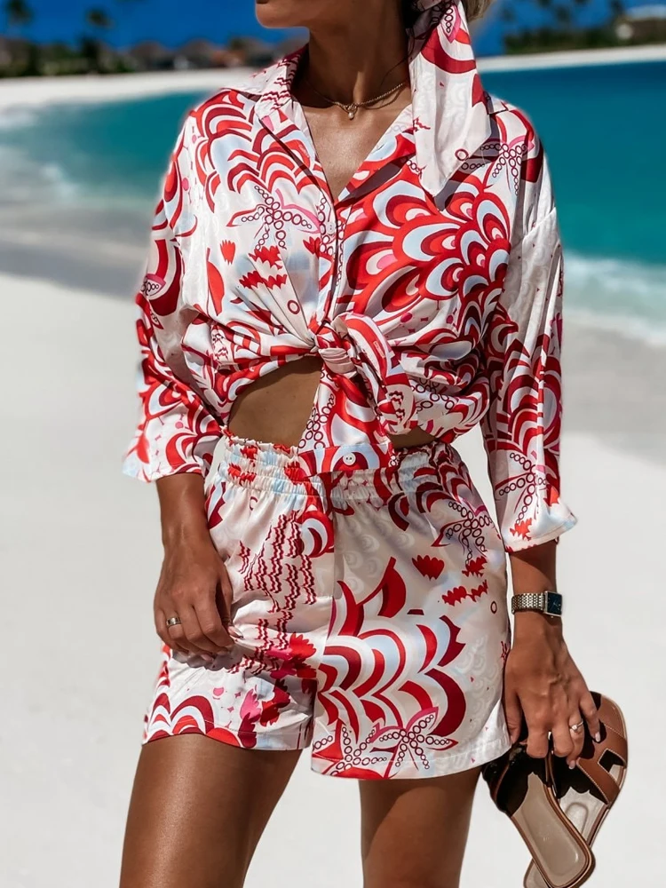 Set di abbigliamento da donna casual stampato stile spiaggia Bohemian Mezza manica Risvolto Camicia con lacci Top Pantaloncini in vita elastica Fondo 2050
