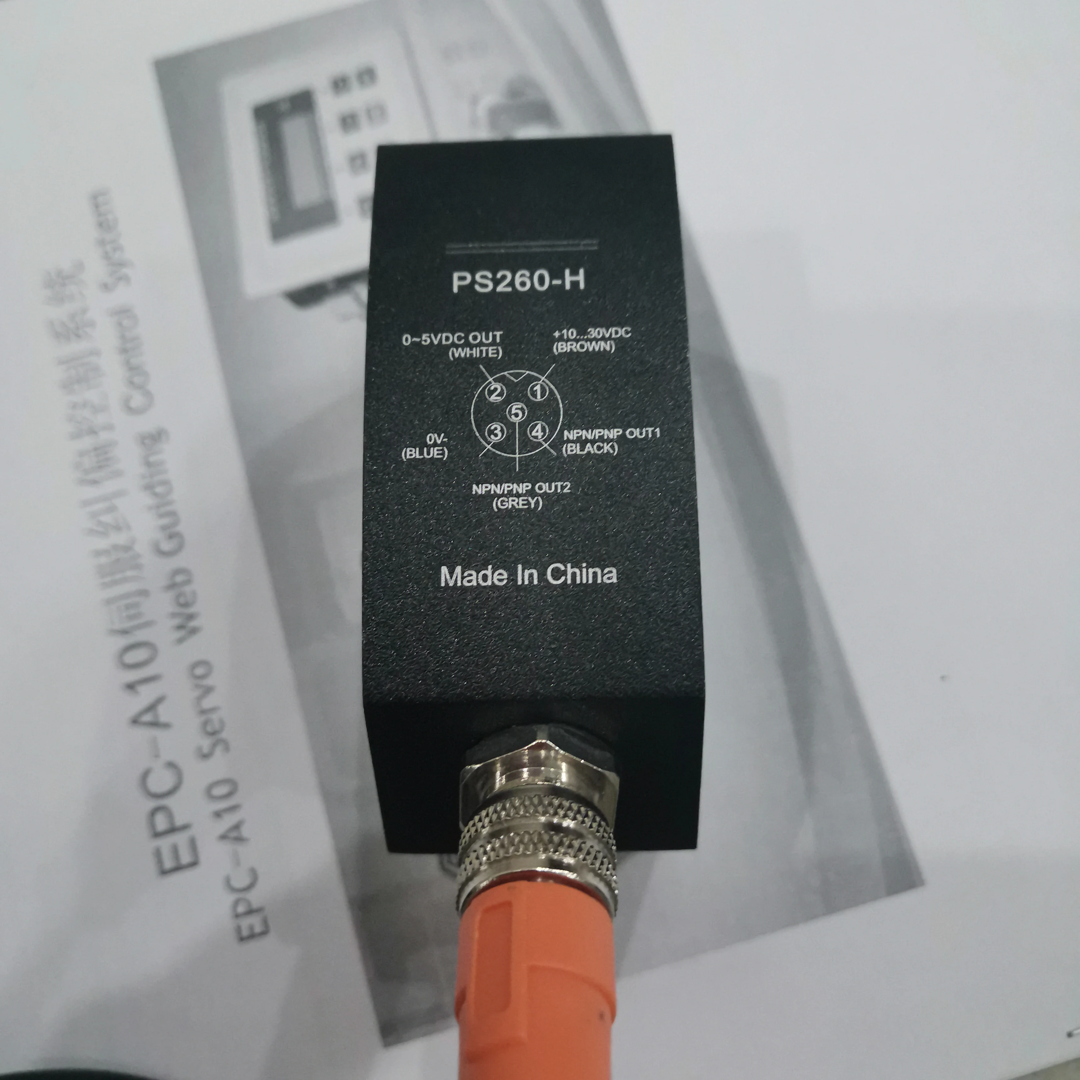 PS-260 مستشعر علامة الألوان العاكسة تتبع العين الكهروضوئية المطبقة على وحدة تحكم توجيه الويب EPC-A10/EPC-D12