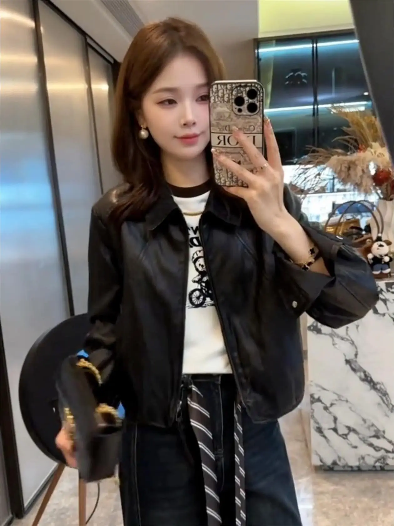 

Fall 2026 Short Style Women's Leather Jacket Stand Collar Slimming Outerwear Elegant Fashionable Compact Size Top