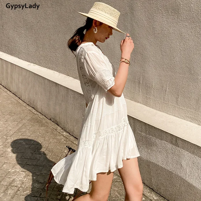 GypsyLady biała koronkowa Mini sukienka Casual Chic wakacje kobiety sukienka Ruffles drążą Sheer Boho Sexy plaża panie sukienki damskie