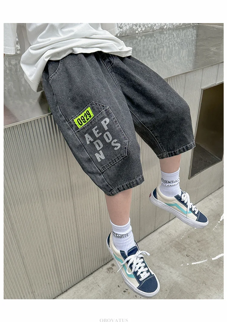 Neue Sommer-Jeansshorts für Jungen im Teenageralter, lässige Denim-Shorts mit Taschen, Kinder-Caprihosen mit Buchstabenmuster – Detail 8