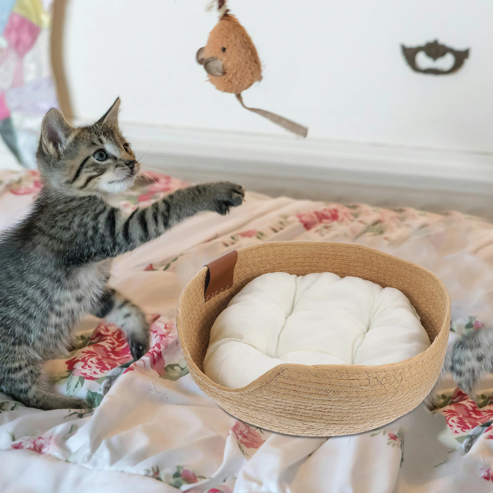 

Summer Pet Cat Bed Woven Comfortable Pet Nest Nest Cool Breathable Indoor Cats Blanket Pad Small Random Color