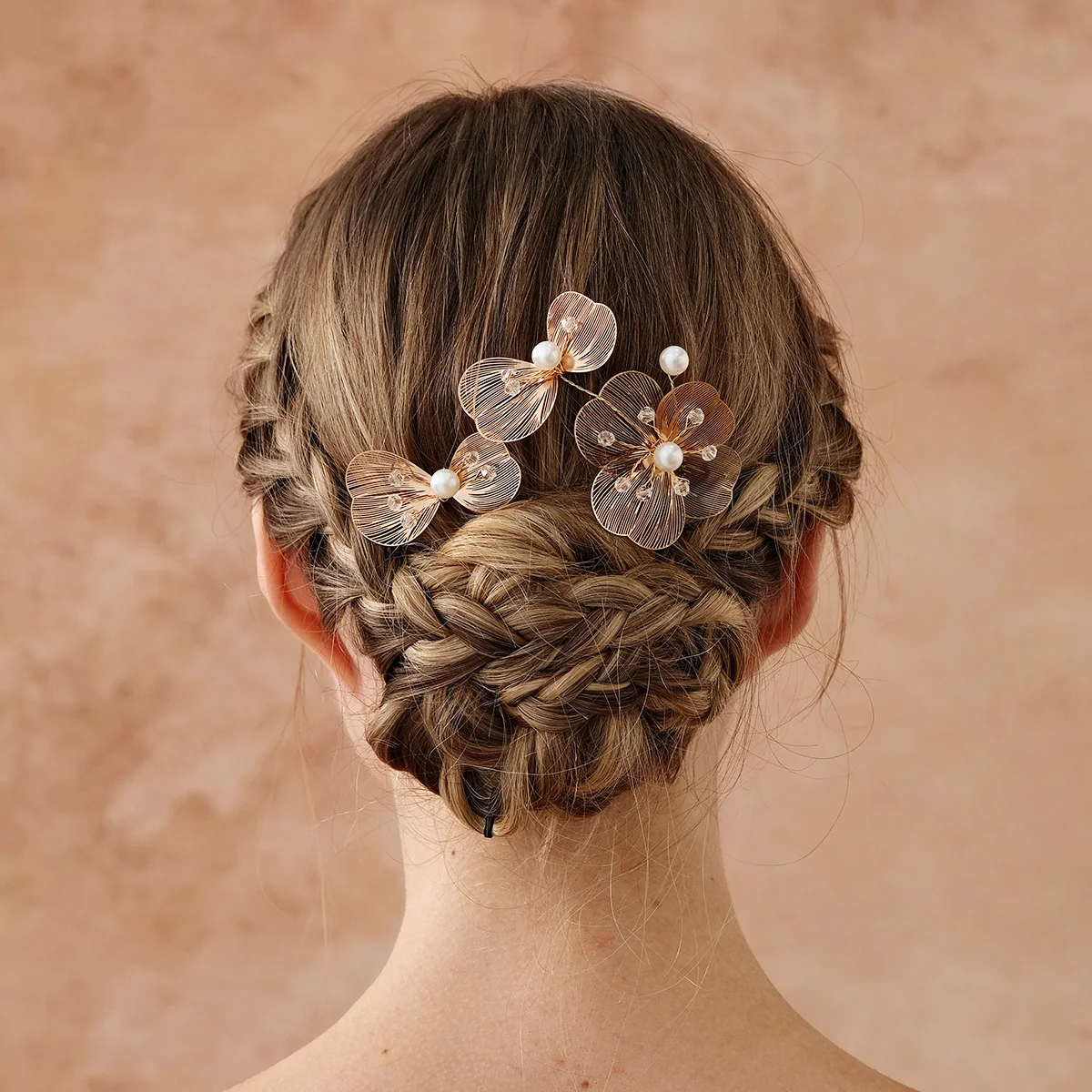 

Elegant Pearls Rhinestones Openwork Flower Hairpin Premium Golden Petal Hair Clips for Women Daily Hair Accessories Headpiece