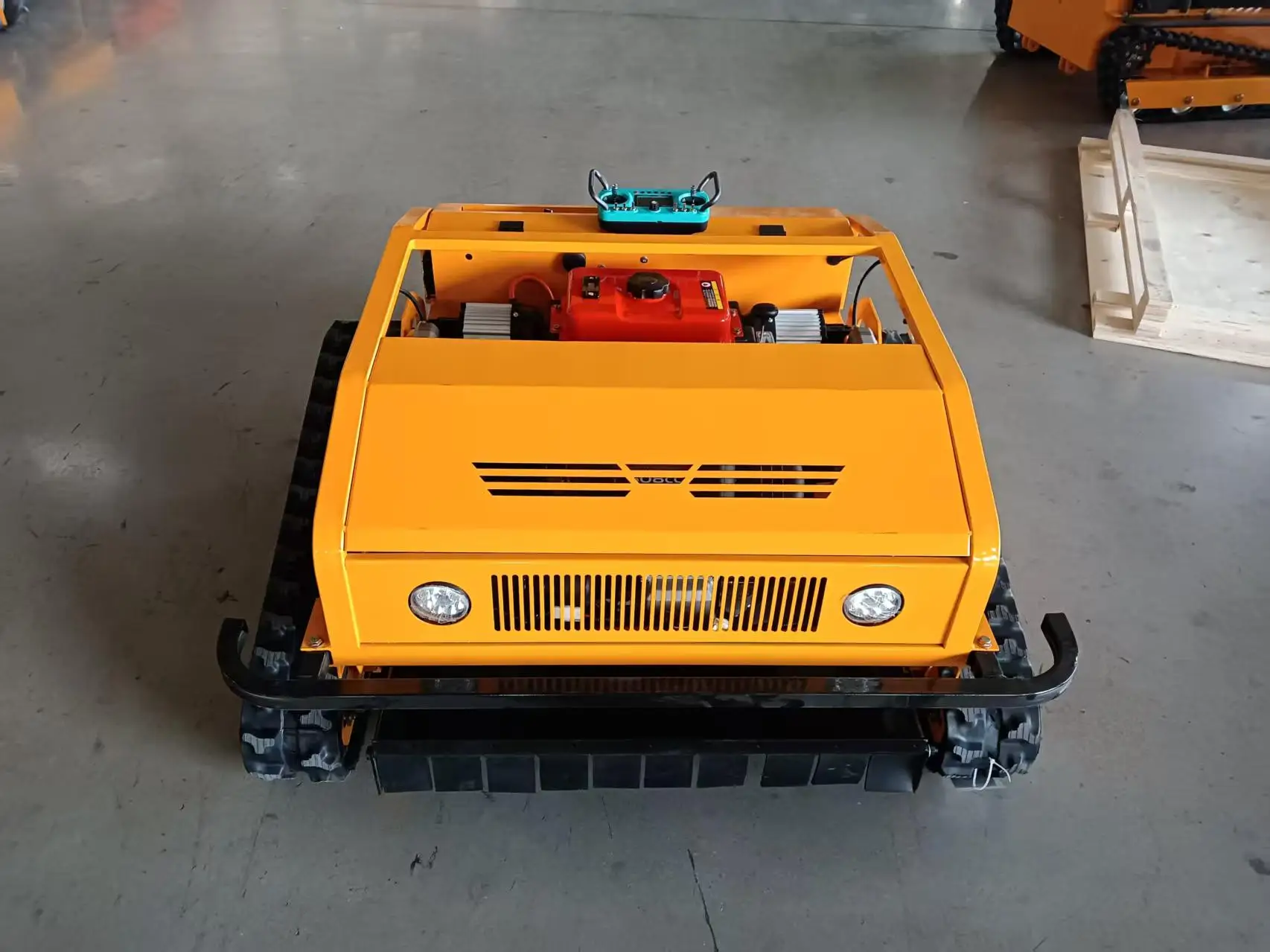 

High-efficiency Lawn Mower 800mm Complies 3C/CE/EU5/EPA standards Remote-controlled Custom Used for weed removal