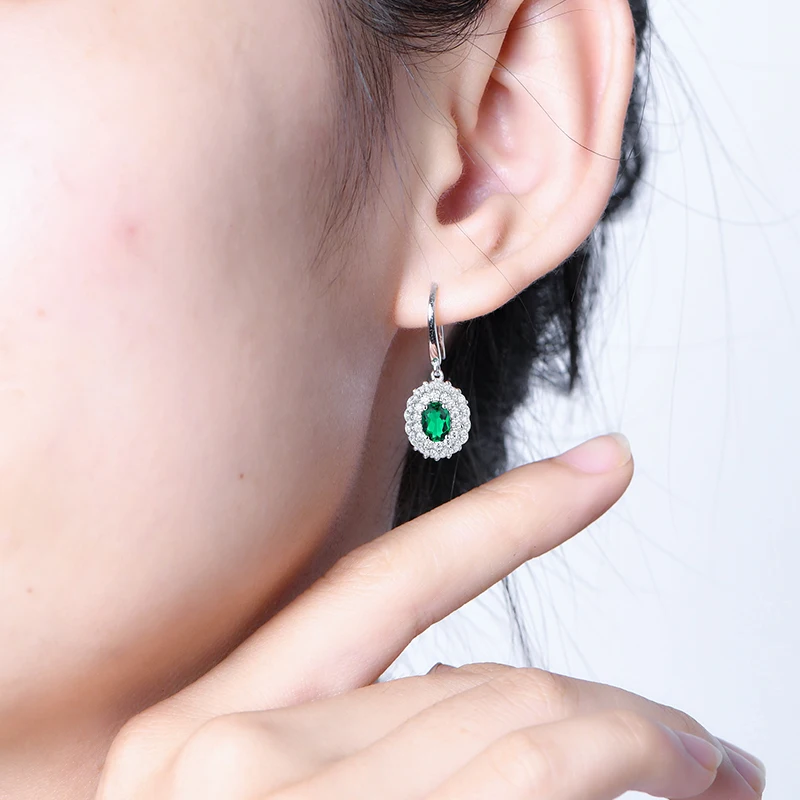 Qian Heng S925 Sliver Earrings Fine Classic Design Emerald Jewels Fashion Classic For Women Lovers' Gift Party Elegent Jewelry