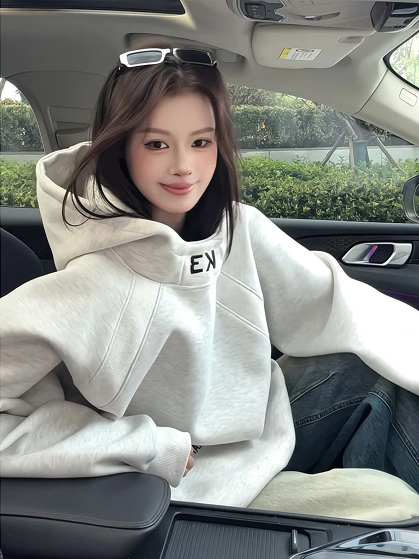 

Оверсайз худи с высоким воротником, вышивкой и декоративными вставками, женское, с длинными рукавами, повседневное, комфортное, осенне-зимнее