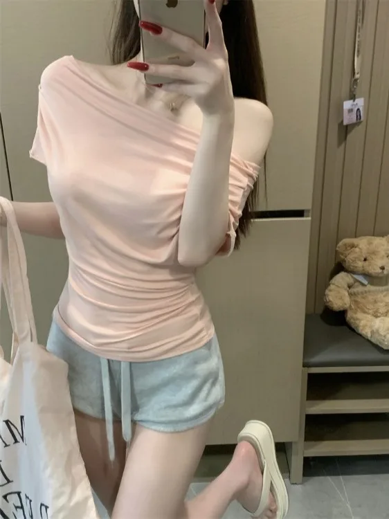 Sweet Spicy Girl Sle One schouder Afslankend Ontwerp Roze Eenvoudig T-shirt Dames Ins ort Sve Katoenmix Zomertop