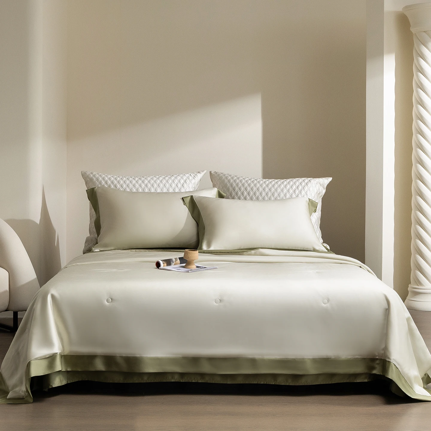 600TC Lyocell Summer Quilt, Cooling Eucalyptus Air Condition Comforter with Bed Sheet Pillowcases, Soft Silky Luxury Bedding Set