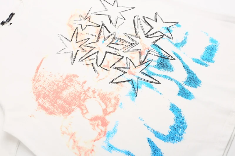 Summer CB Tshirts Hand Drawn Graffiti Star Print White Breathable Cotton Round Neck Short Sleeve Tops Men Women Street Cleanfit