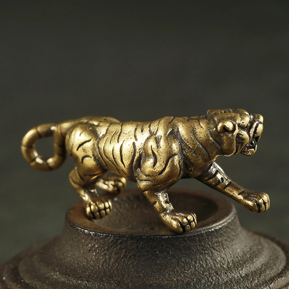 

Tiger Keychain Pendants Golden Brass Animal Charm Fine Workmanship Beautiful Details Exquisite Decorative Creative Modeling DIY