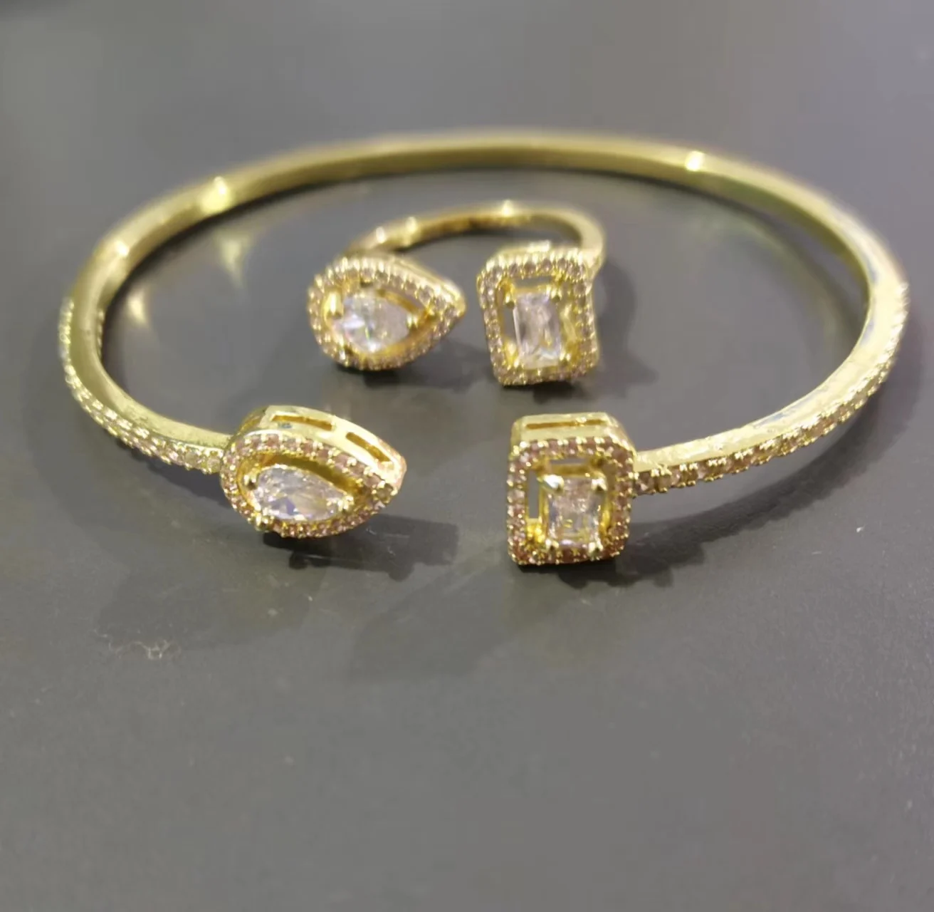 SUGO كلاسيكي رائجة البيع قطرة الماء مع مستطيل الأبيض مكعب حلقات زركونيا أساور مجموعات للنساء مجوهرات عشاء لامعة #2