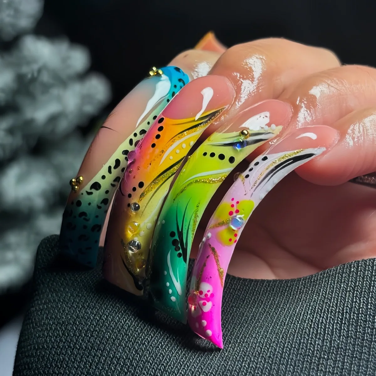 20 pçs curva unhas falsas arte simples laranja longo quadrado imprensa em unhas com pó brilhante dicas de design francês wearable conjunto de unhas falsas