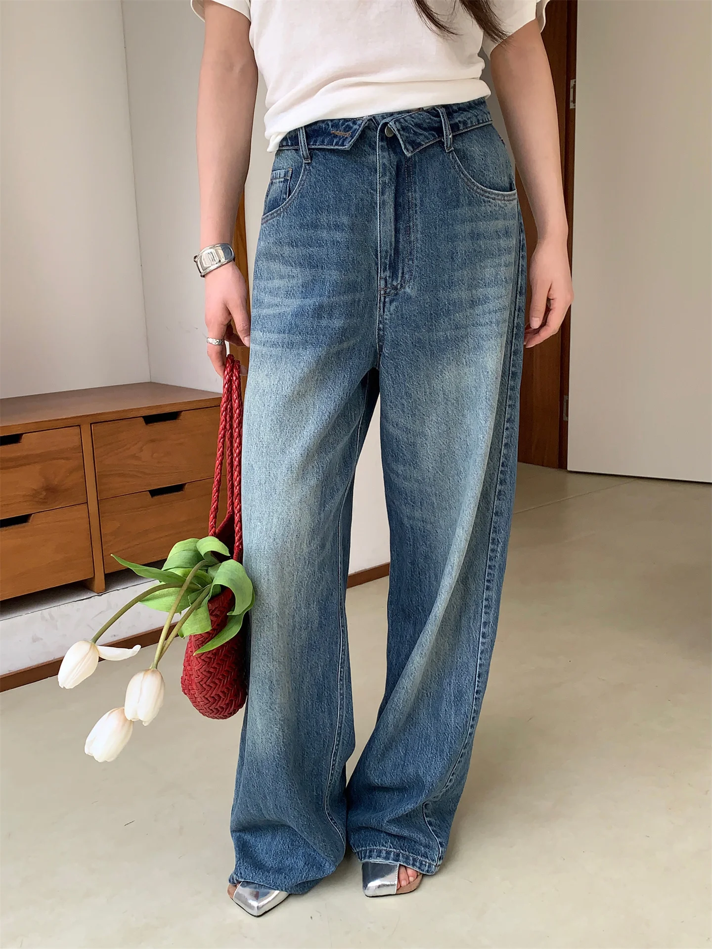 

Street Fashion Wide Leg Jeans Loose Silhouette Washed Denim Long Pants Ladies Spring Natural Waist Cotton Button Closure