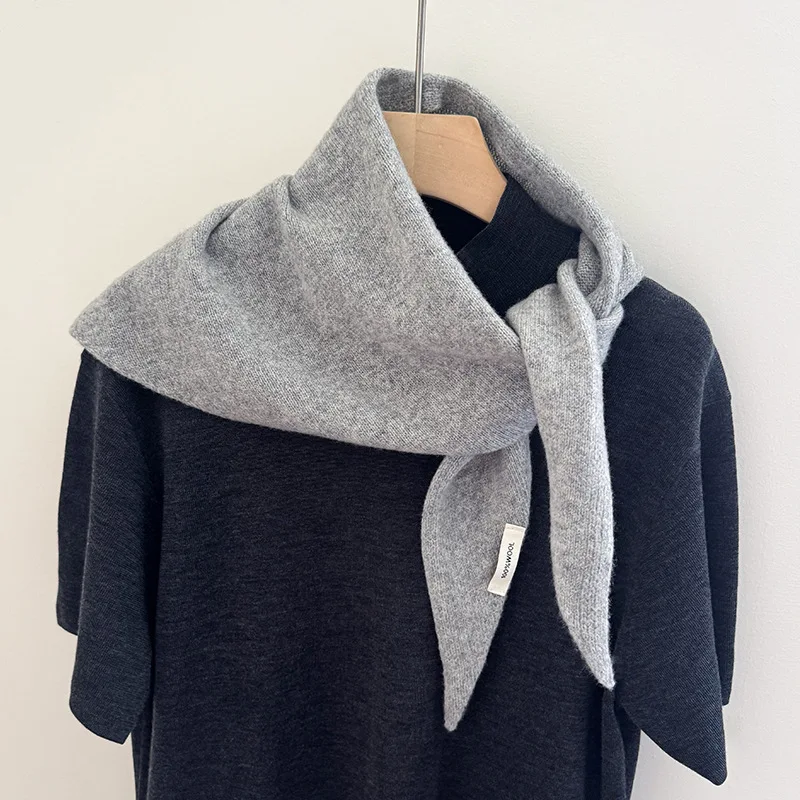 

British Korean Triangle Scarf Niche 100% Wool Triangular Scarf Women Headscarf Knitted Scarf Multi-functional Warm Knitted Scarf