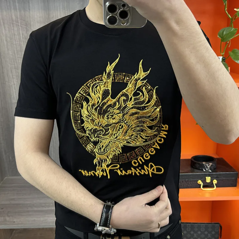 

Fashion Brand Personality Short Sleeve T-shirt Hot Diamond Top Homme 2024 Summer Animal Dragon Rhinestone Print Tee Shirt Men