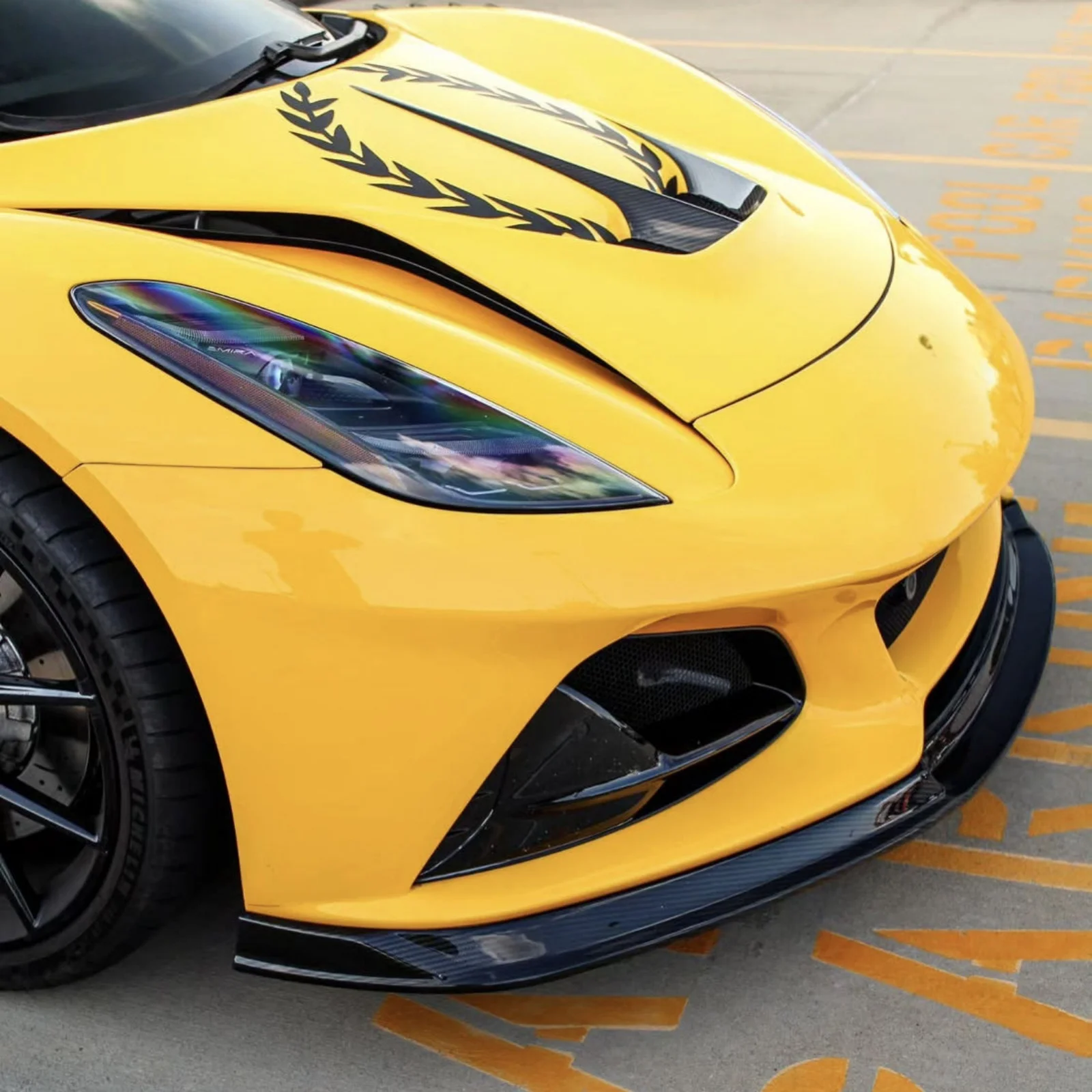 Dry Carbon Fiber V Style Body Kit For Lotus Emira Factory Hot Sale Front Lip Exterior Decoration Auto Accessories