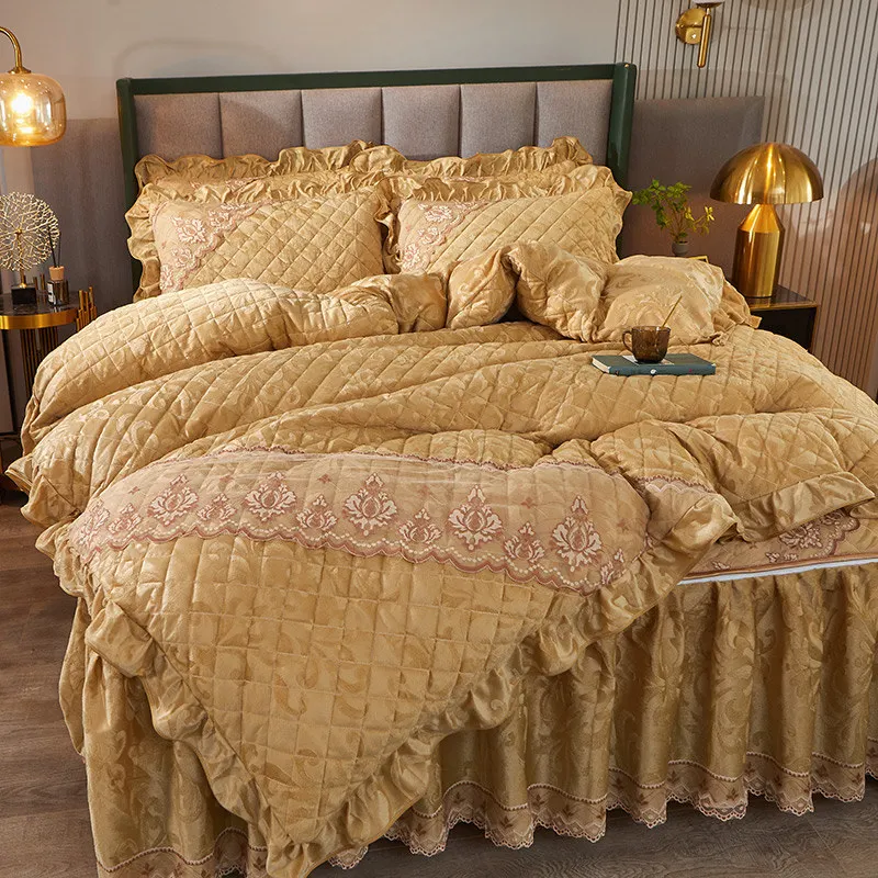 4-Piece Embossed Lace Velvet Bedding Set King Size Bedroom Luxury Queen Bed Skirt with Zipper Quilted Duvet Cover Winter Warm