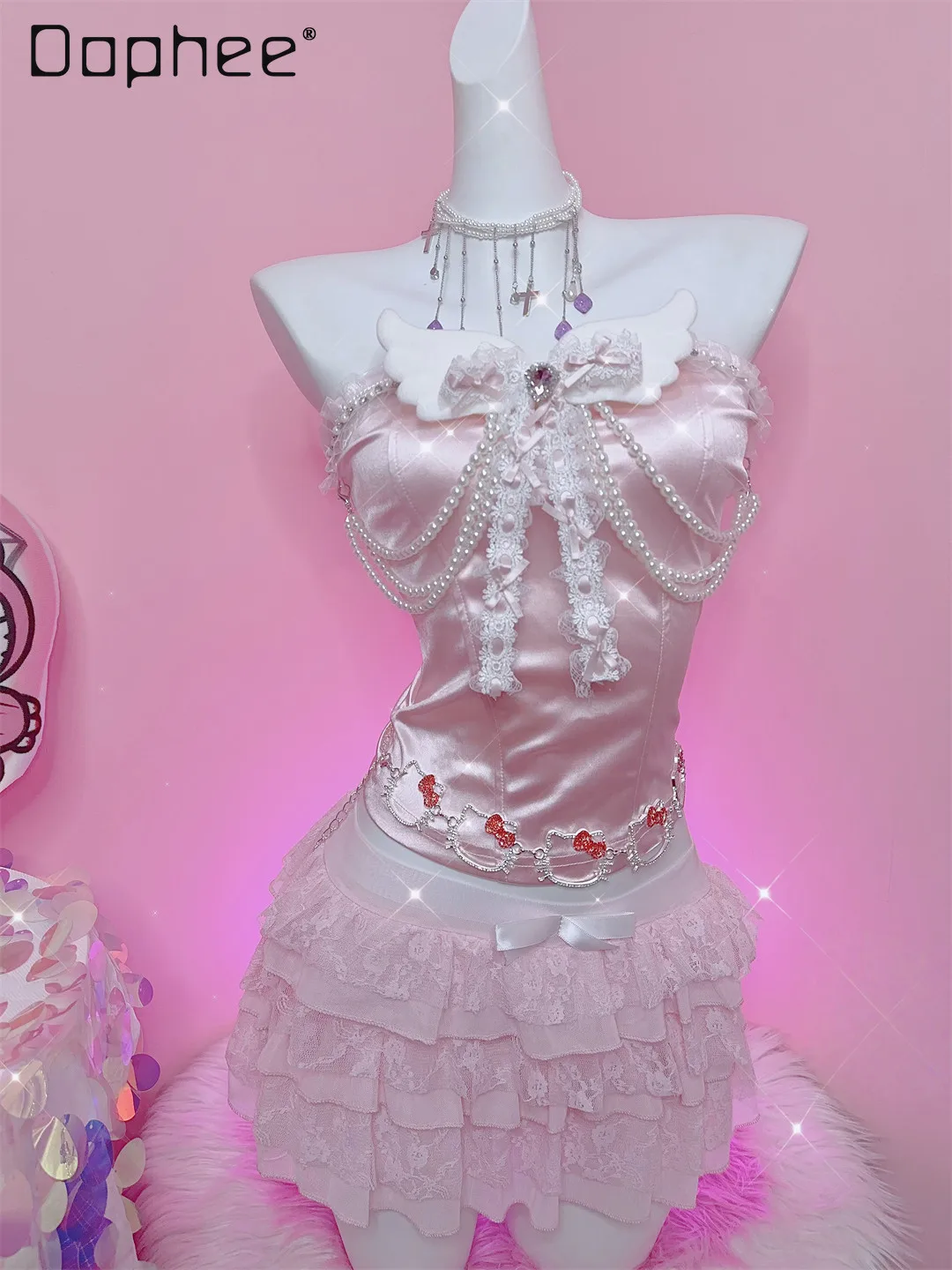 

Женский укороченный топ Y2K в стиле Spice Girl с жемчугом, открытыми плечами, розовый атласный, с бантом и кружевом, сексуальный, для женщин