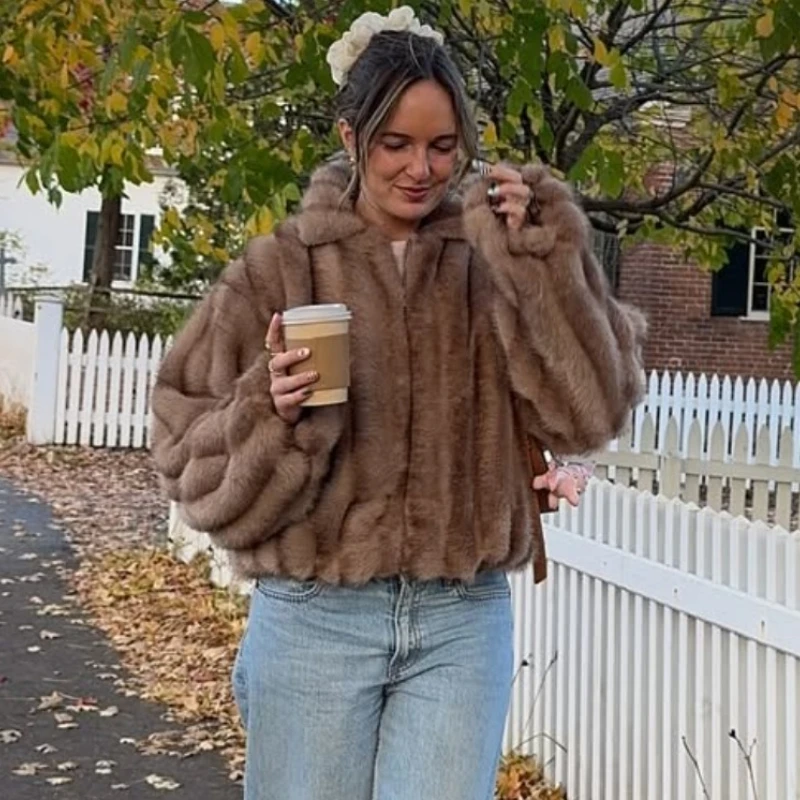 

TARUXY Fashion Zipper Lapel Fur Coat Women's Stripe Long Sleeves Thickening Maomao Faux Fur Coat Female Winter Street Jackets