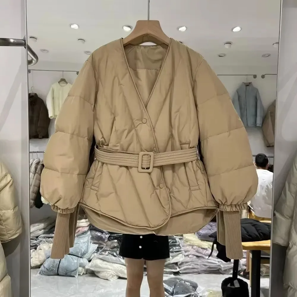 2024 novo inverno feminino design de luxo quente puffer jaqueta feminina 90% pato branco para baixo casaco com cinto fino com decote em v outwear