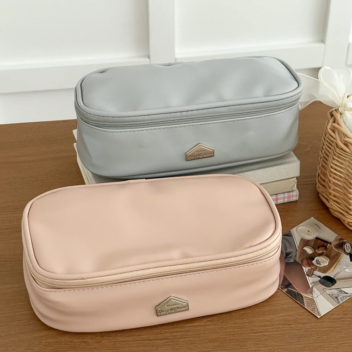

2025 New Pu Leather Luxury Women Makeup Bag Large Capacity Toiletry Cosmetic Storage Pouch Ladies Travel Zipper Make Up Bag