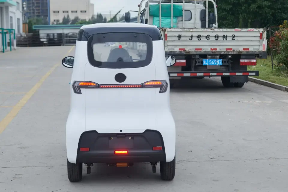 SXLL Aera SQ4 Mini Electric Car Single Drive Rear   Dark Interior Verified EU Approval Four Wheeler From China